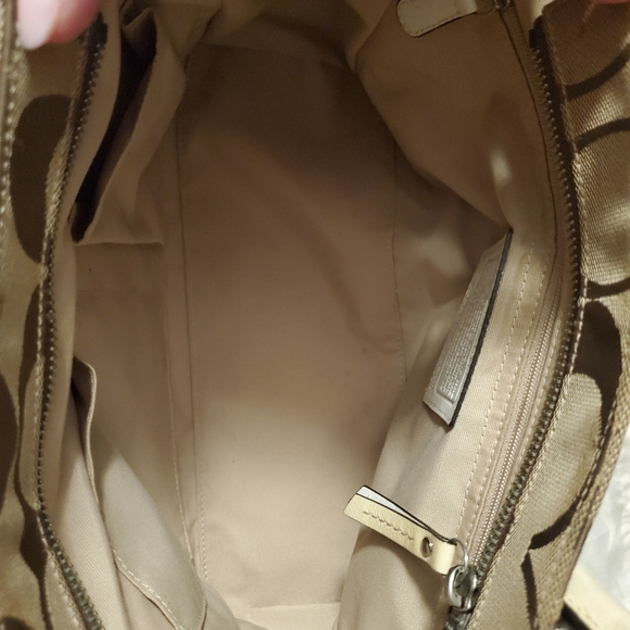 Coach bag , dust bag, and matching wristlet - Picture 3 of 8